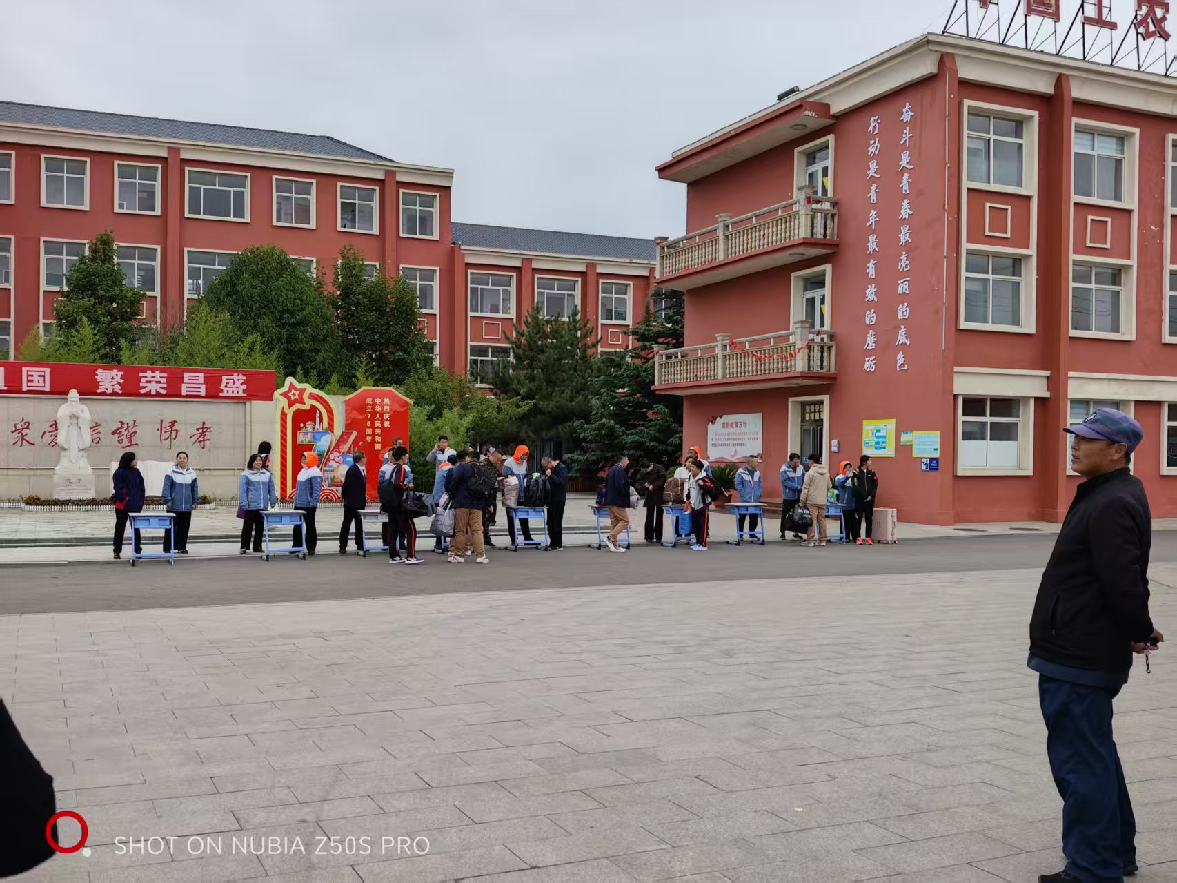 一切好像恢复了往常